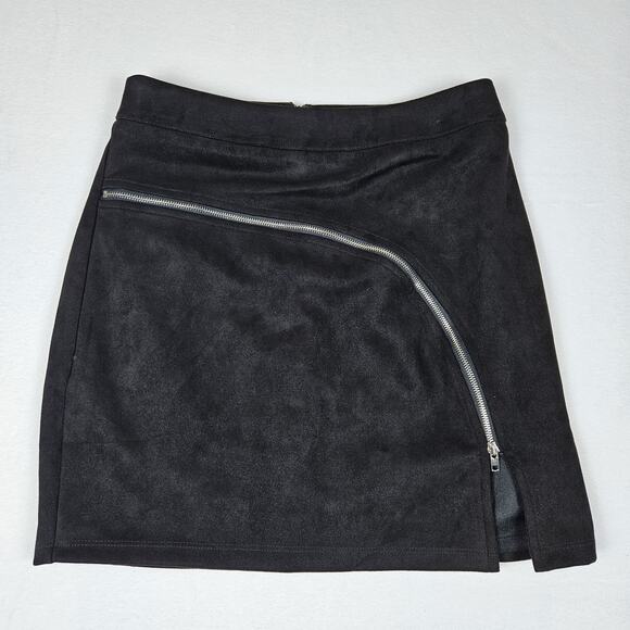 Superdown Revolve Mini Skirt Faux Suede Side Slit Black Zipper Short Women Small - Picture 1 of 7